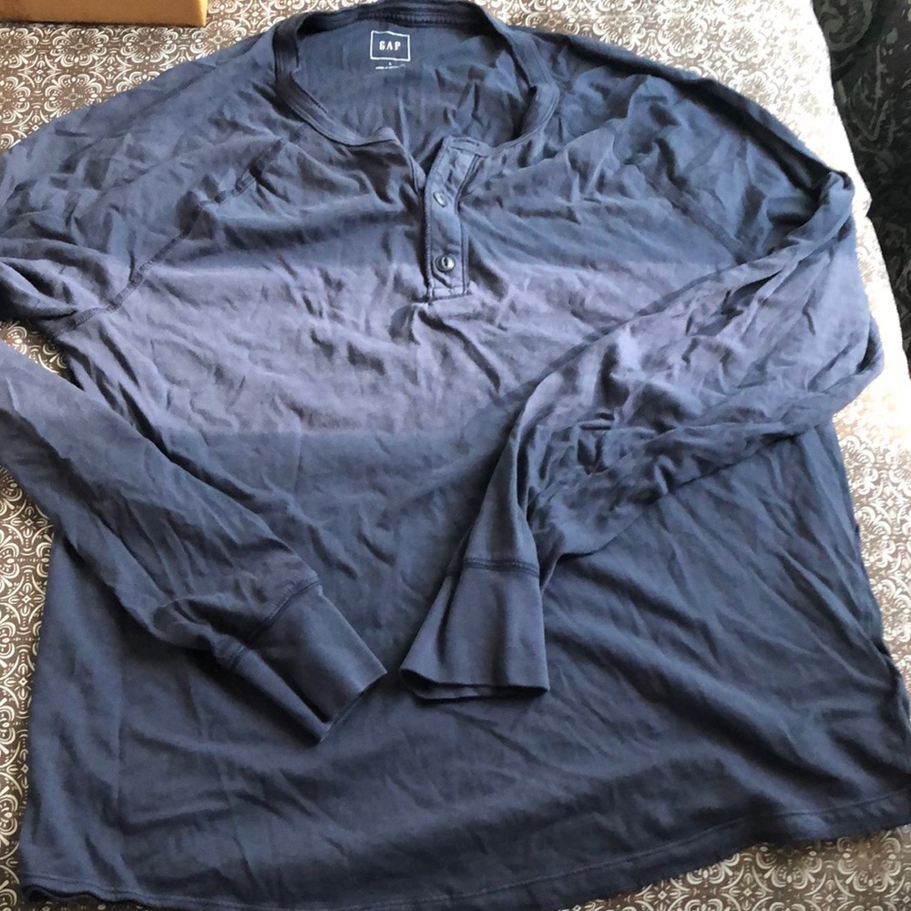 Gap Navy blue Henley size L in good condition
